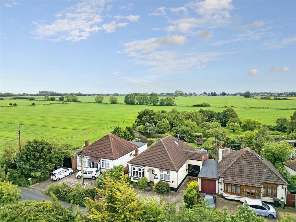 4-bed detached on Barrow Hall Road, Barling Magna, Essex, SS3, £500,000