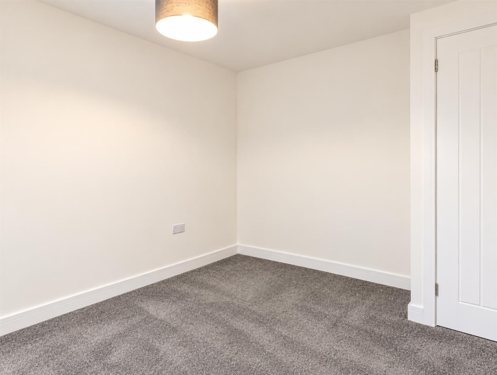 Apartment in Nottingham, Woodthorpe - More