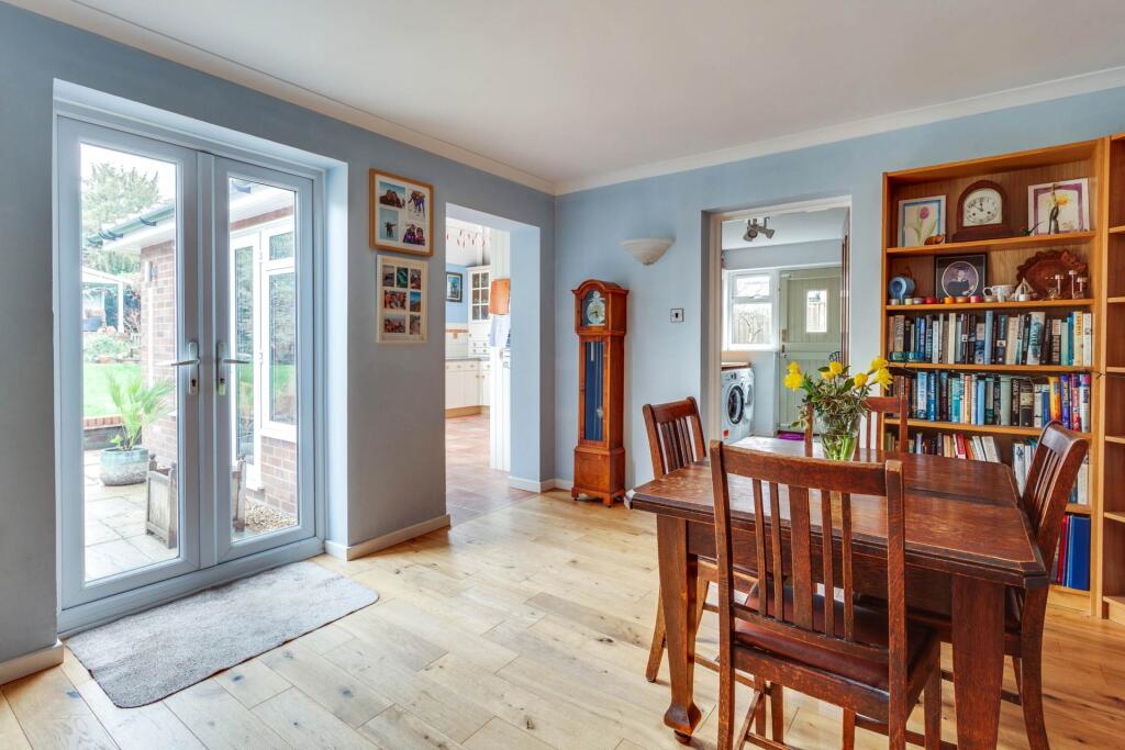 House in Reading, Emmer Green - More