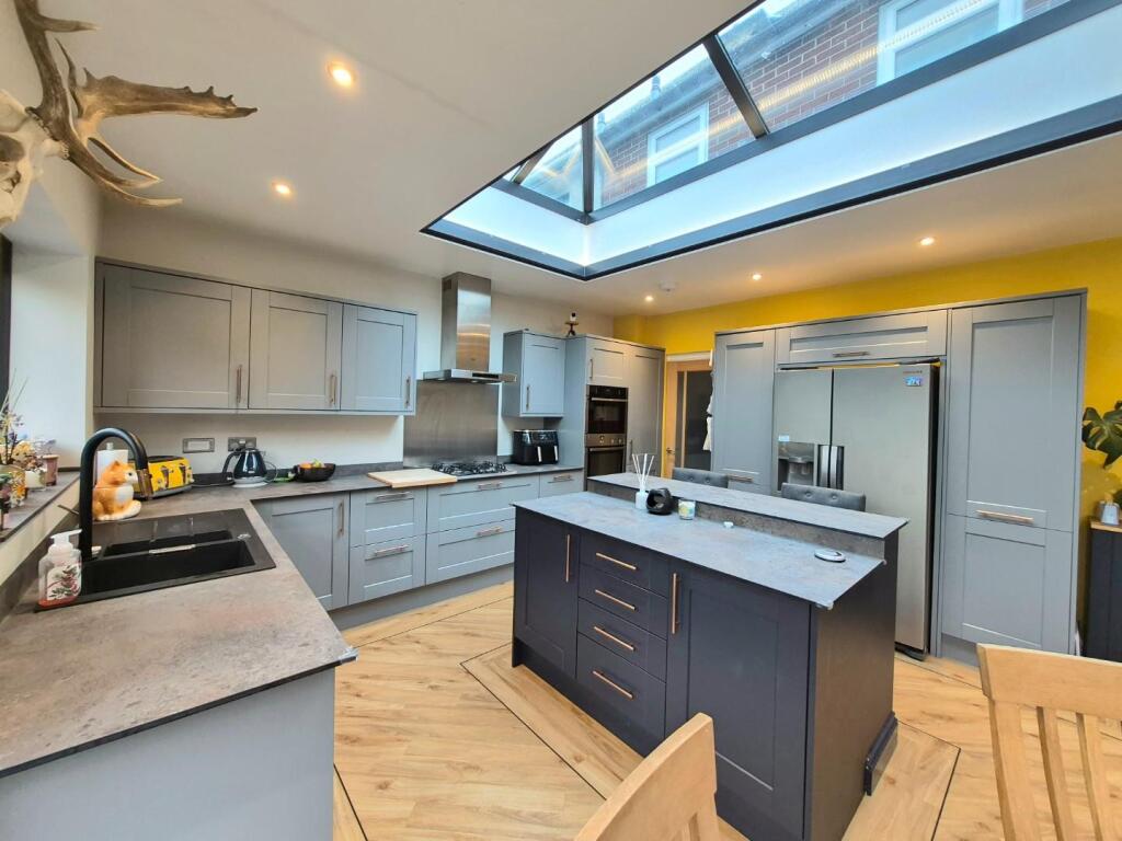 Manor Road, Earls Barton, Northamptonshire NN6 photo 3