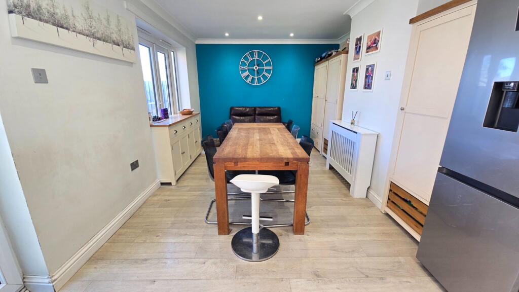 Mayfair Drive, Newbury, RG14 6EE - View 4