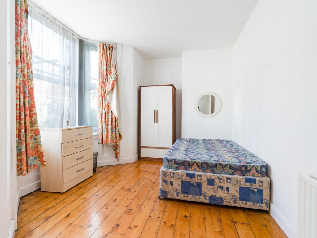 3 bedroom ground floor flat for rent