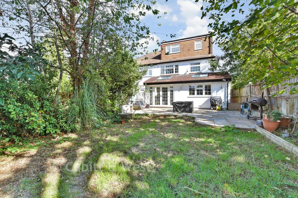 House in Croydon - More