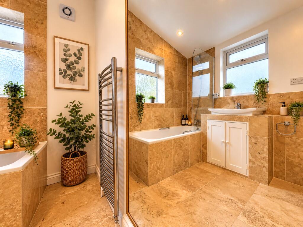 House in Bristol, Wapping Wharf, Southville - More