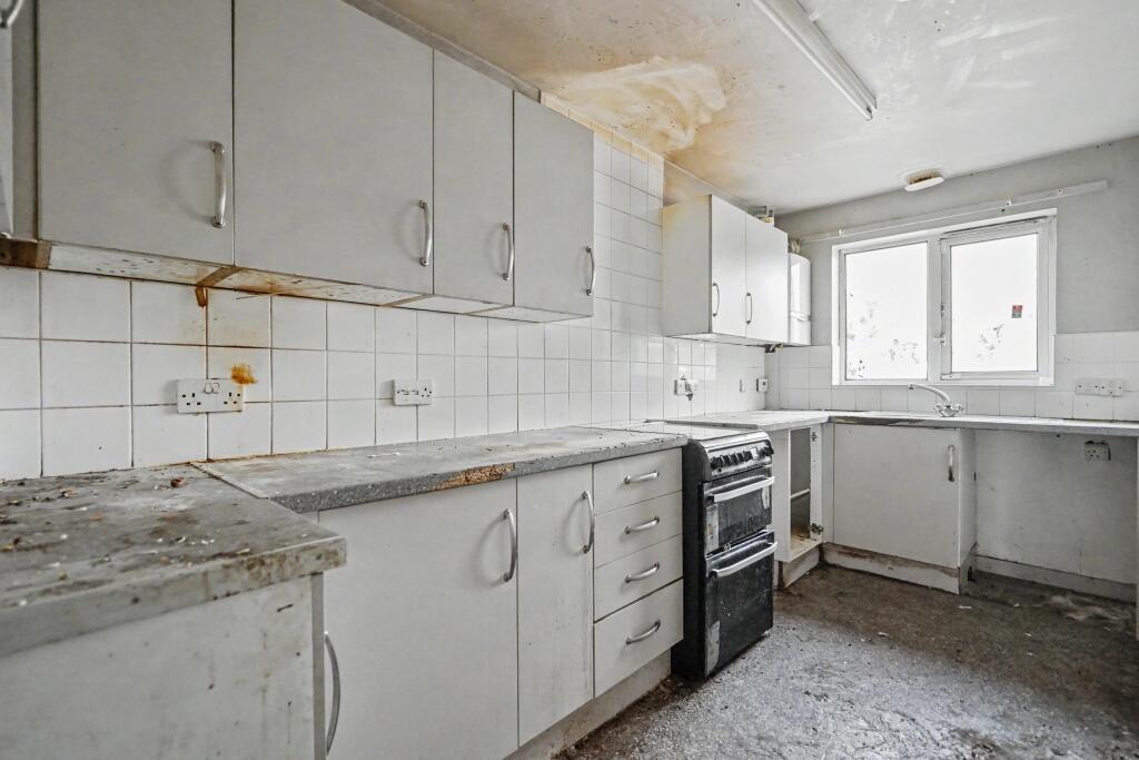 26 Abbotts Close, Thamesmead, London, SE28 photo 4