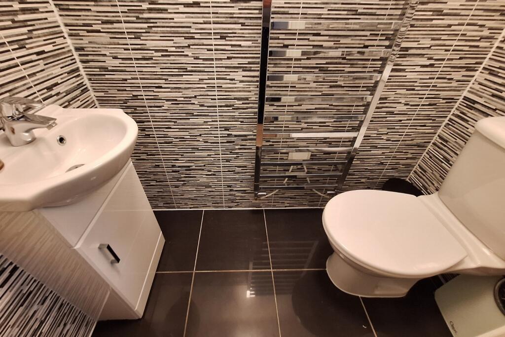 House in Silsoe, Central Bedfordshire - View 5