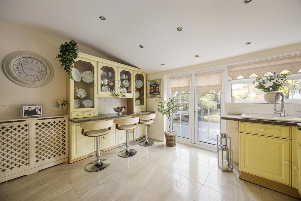 House in London, Upton Park - View 4