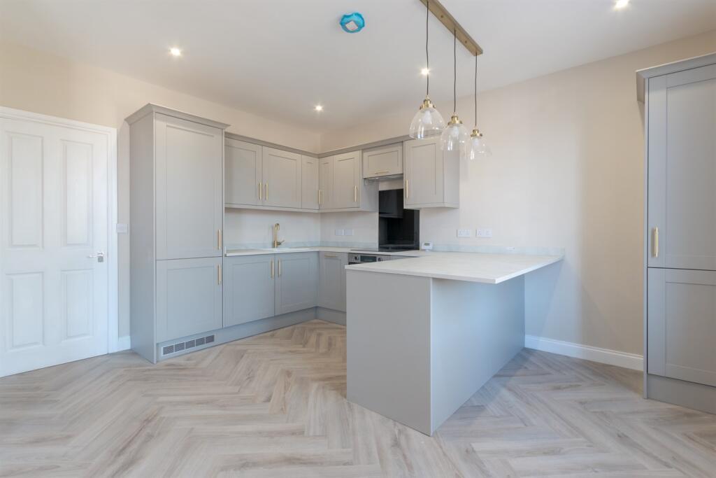 Main image of property: Oakwood Avenue, Oakwood
