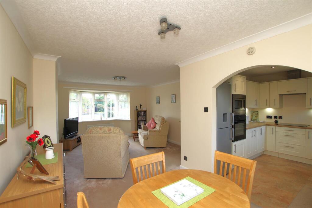 Burghley Close, Nettleton, Market Rasen photo 5