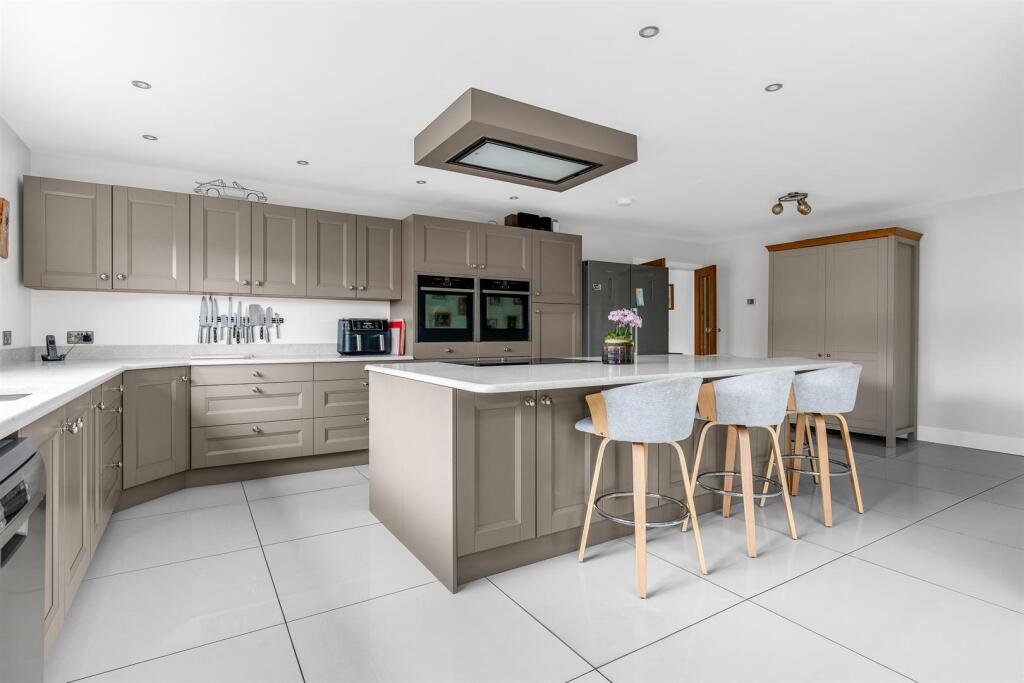 Additional image 4 of Burnham Green Road, Welwyn