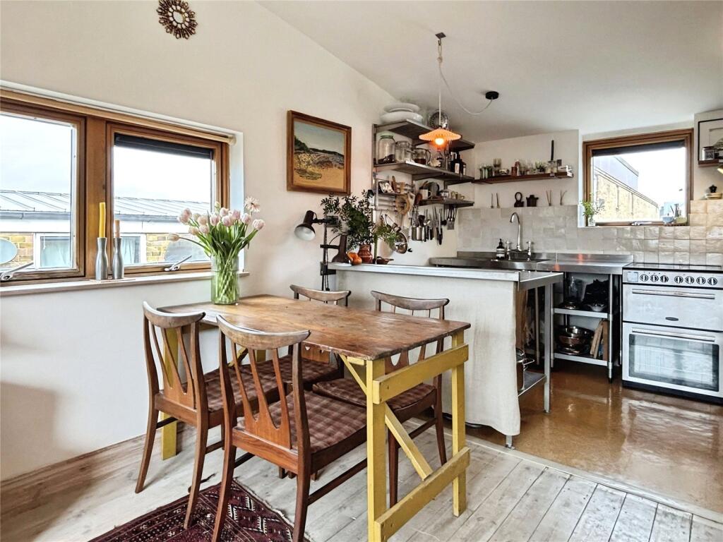 1-bed terraced on Daniels Road, London, SE15, £375,000
