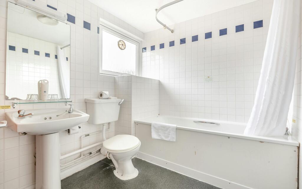 8685236-interior28.jpg