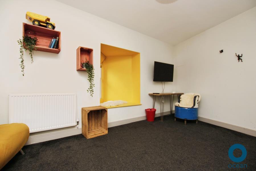 5 bedroom town house for rent