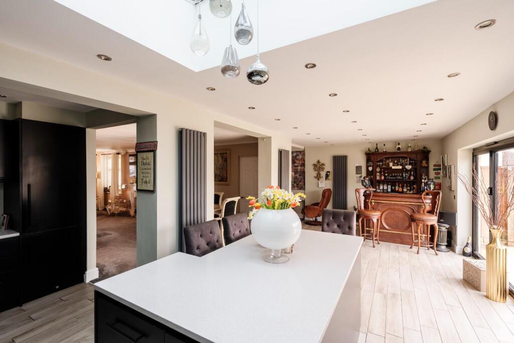 Frinton Road, Kirby Cross, Frinton-On-Sea - View 3