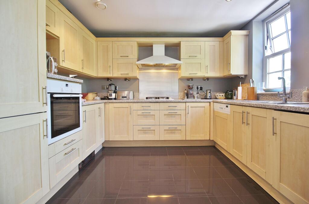 Apartment in London, Worton - More