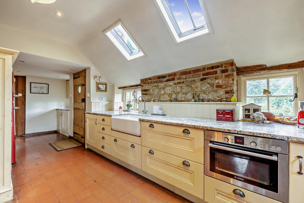 House in Maidstone, Pye Corner, Ulcombe - More