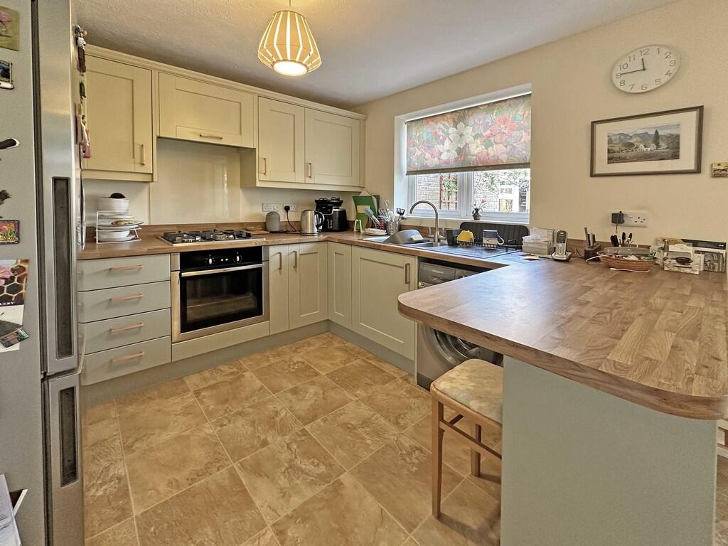 Oak Close, Exminster photo 5