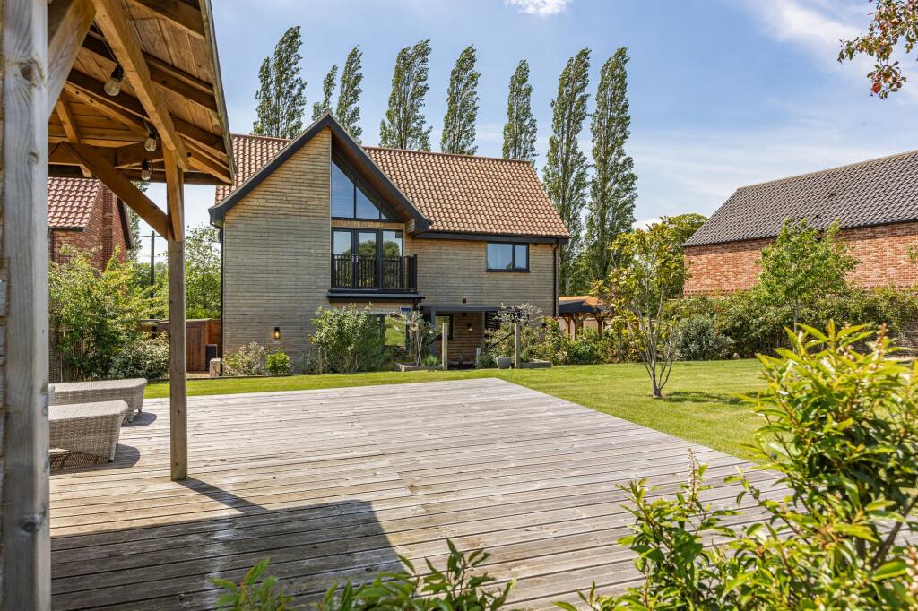 Individually Designed Home in Saham Hills photo 4
