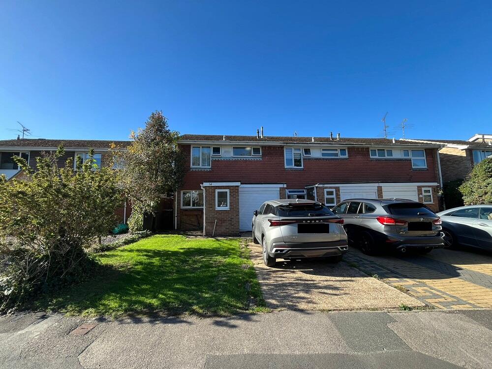 Holmewood Close, Wokingham, Berkshire photo 3