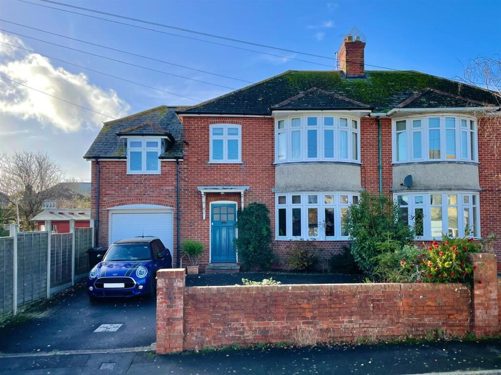 Main image of property: 29, Cleveland Avenue, Weymouth, Dorset, DT3 5AG