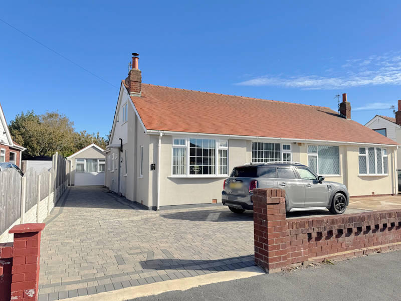 2-bed semi-detached on Northumberland Avenue - Thornton Cleveleys - FY5 2JS, £220,000