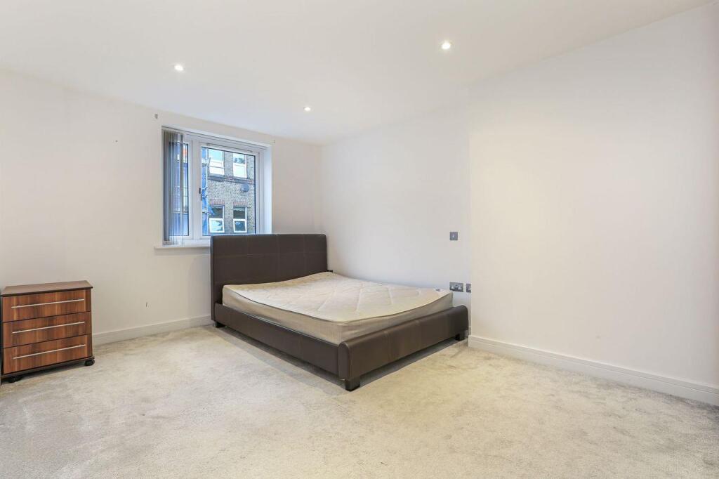 Apartment in London - More