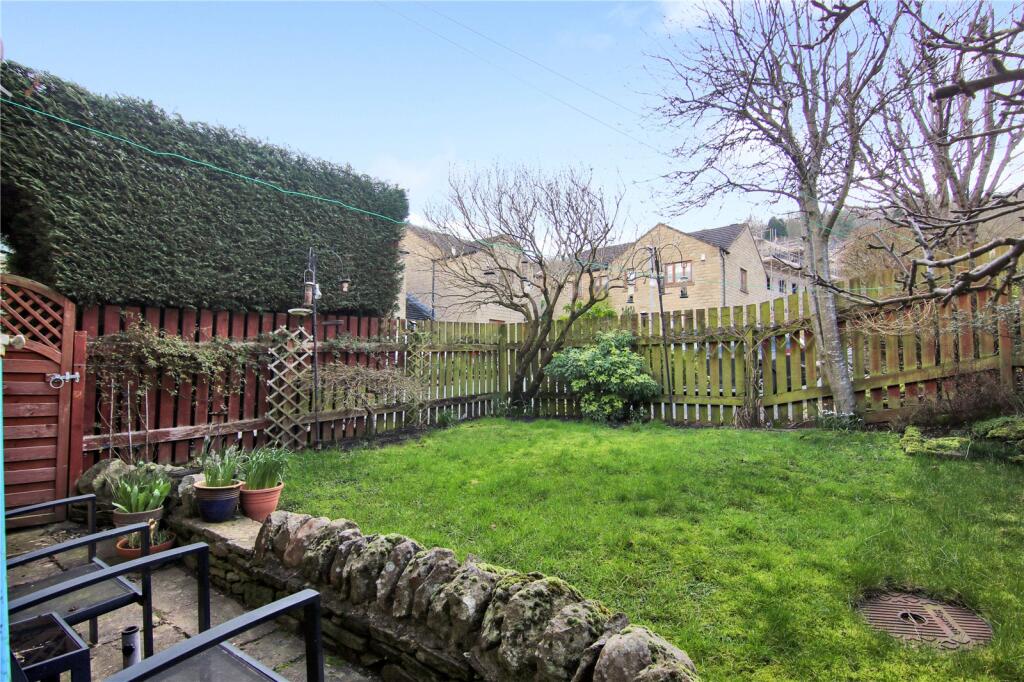 House in Bradford, Steeton with Eastburn - View 5