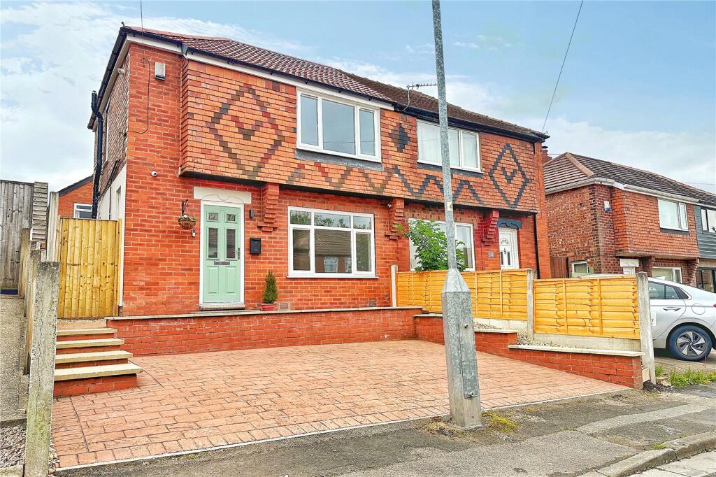Main image of property: Parvet Avenue, Droylsden, Manchester, Greater Manchester, M43