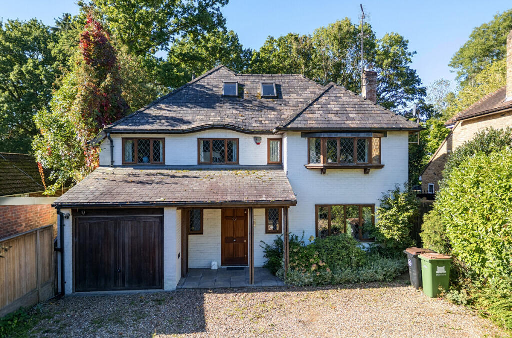 Main image of property: Leatherhead Road, Oxshott, KT22