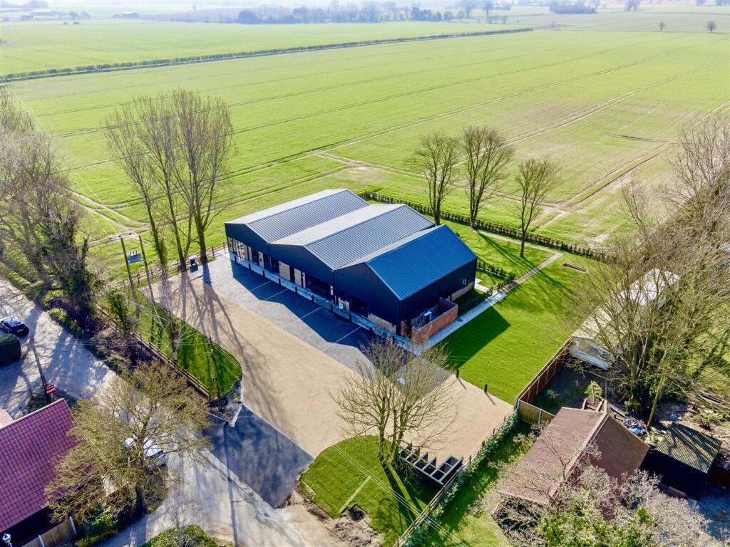 Heath Road, Rollesby, NR29 photo 4