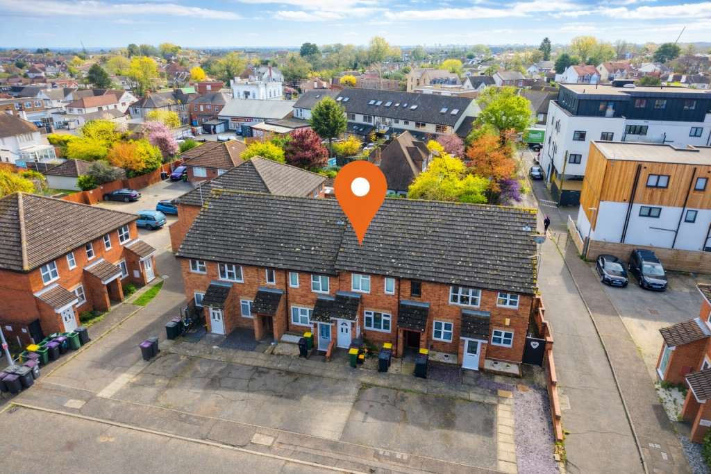 Main image of property: Barnwell Drive, Hockley, Essex, SS5 4UZ