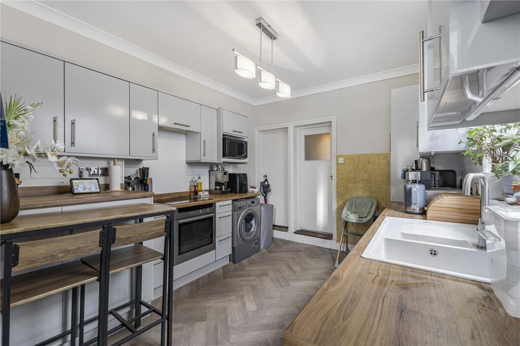 House in Gillingham, Medway - View 2