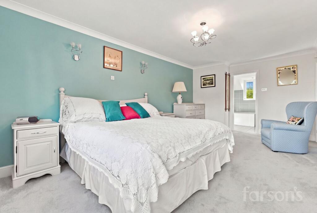 Longmead Close, Shenfield, CM15 photo 4