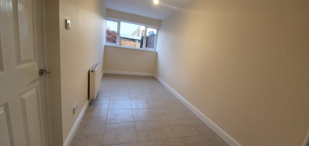 Apartment in Walsall, Shire Oak - View 3