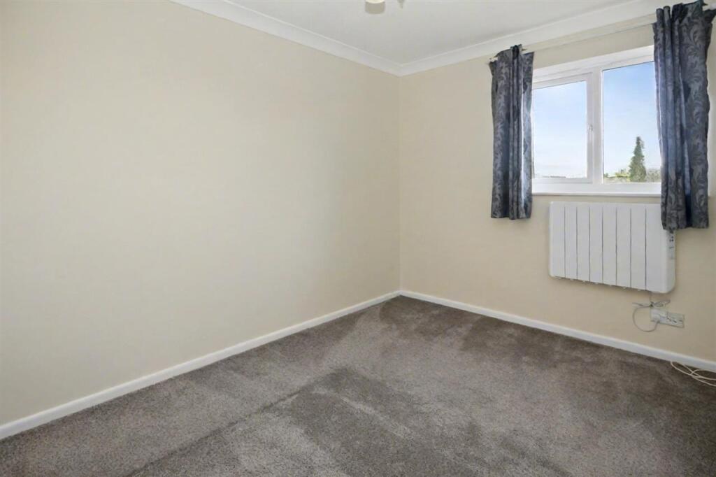 House in Houghton Conquest, Central Bedfordshire - View 5