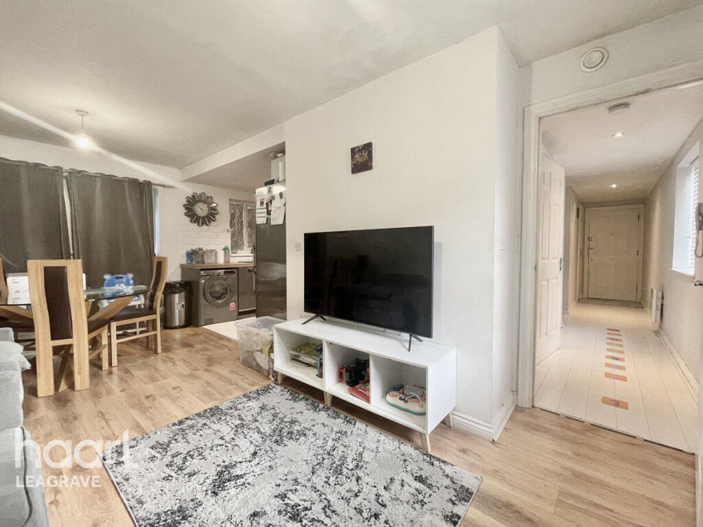 2-bed apartment on Kiln Way, Dunstable, £175,000
