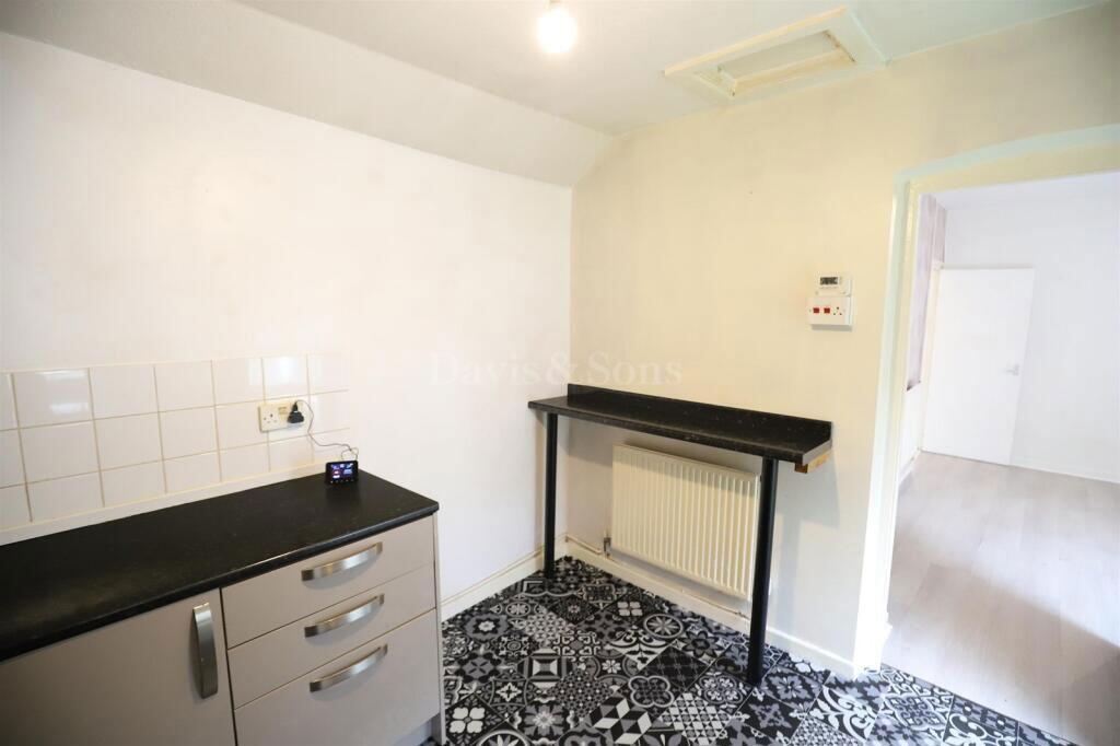 House in West End, Llan-fach, Abercarn - View 6