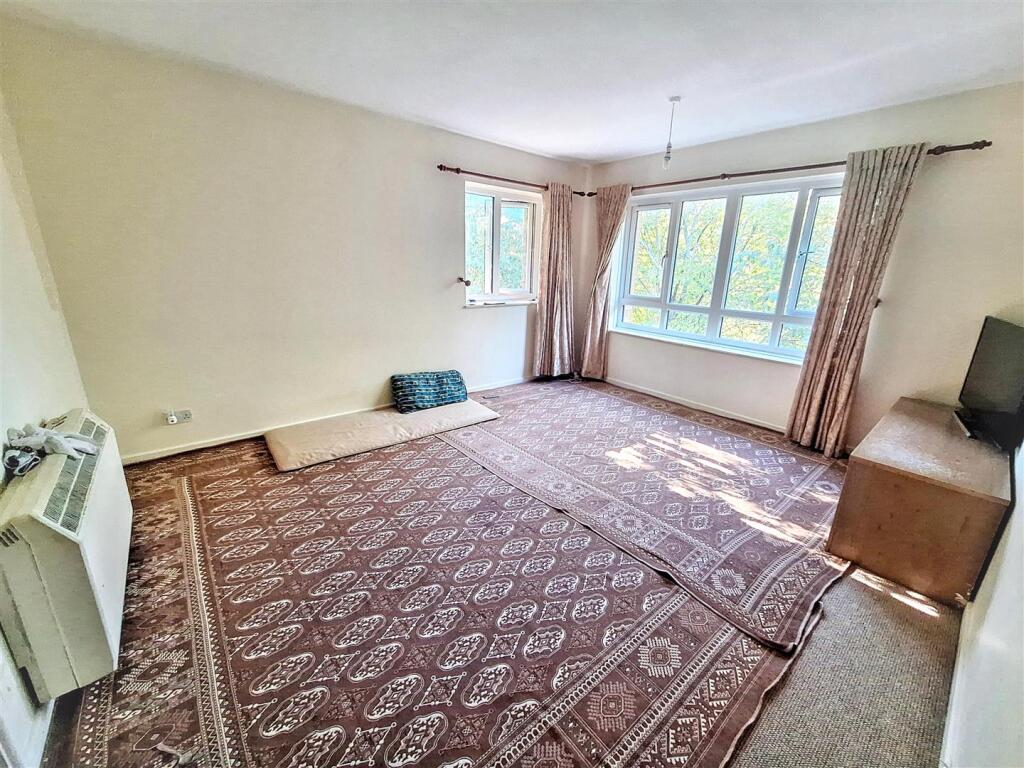 Apartment in Milton Keynes, Central Milton Keynes - View 2