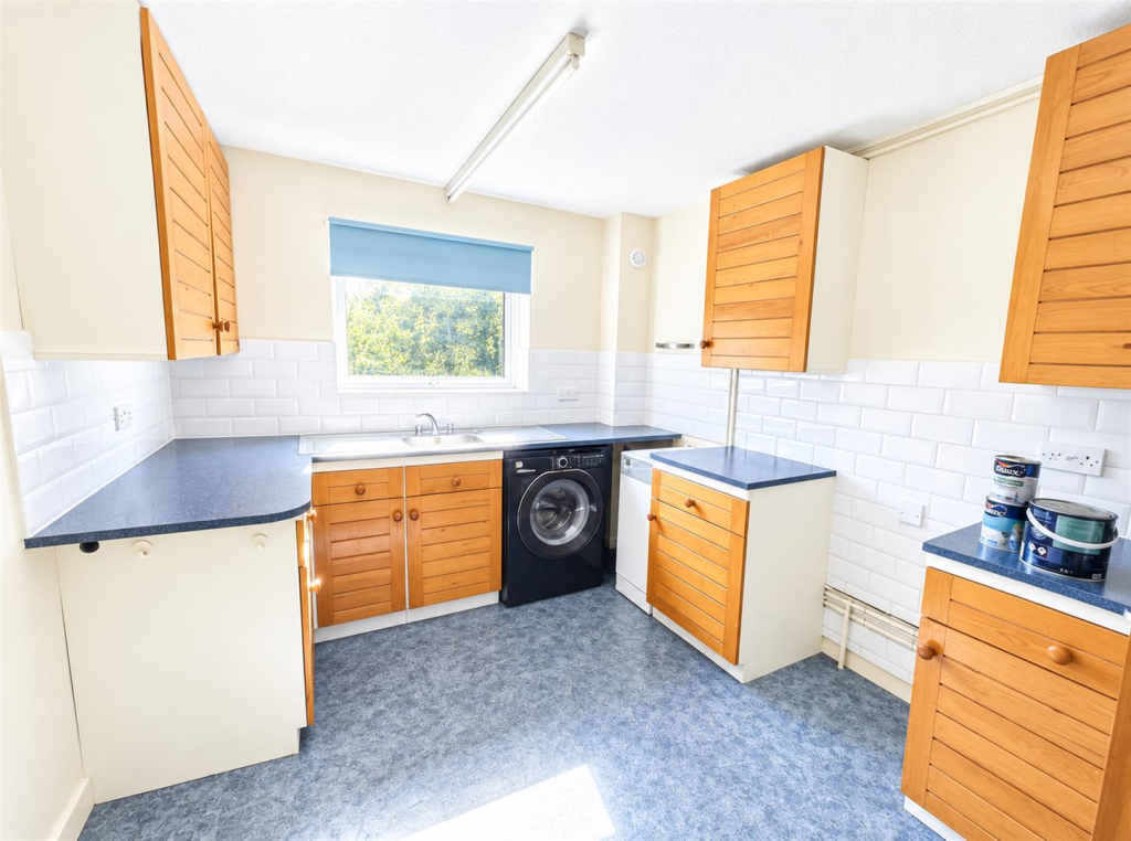Apartment in Dunstable, Central Bedfordshire - View 2