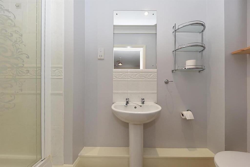 Apartment in Bollington, Cheshire East - More