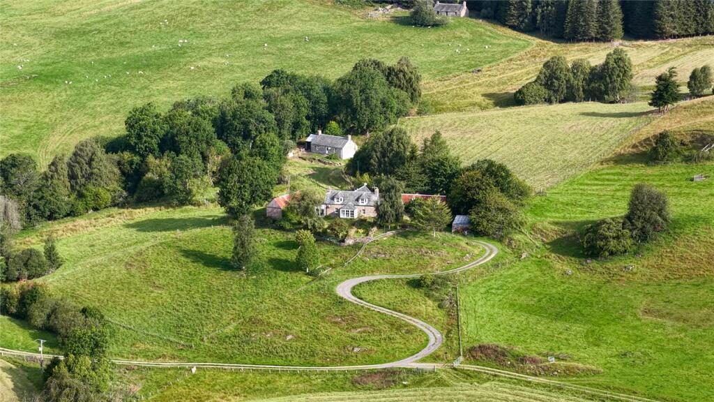 Main image of property: Tomintianda & Upper Tomintianda, Strathtummel, Pitlochry, Perth and Kinross, PH16