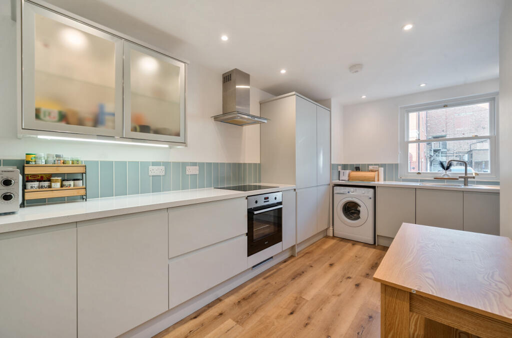 Eriswell Road, Worthing, West Sussex, BN11 photo 2