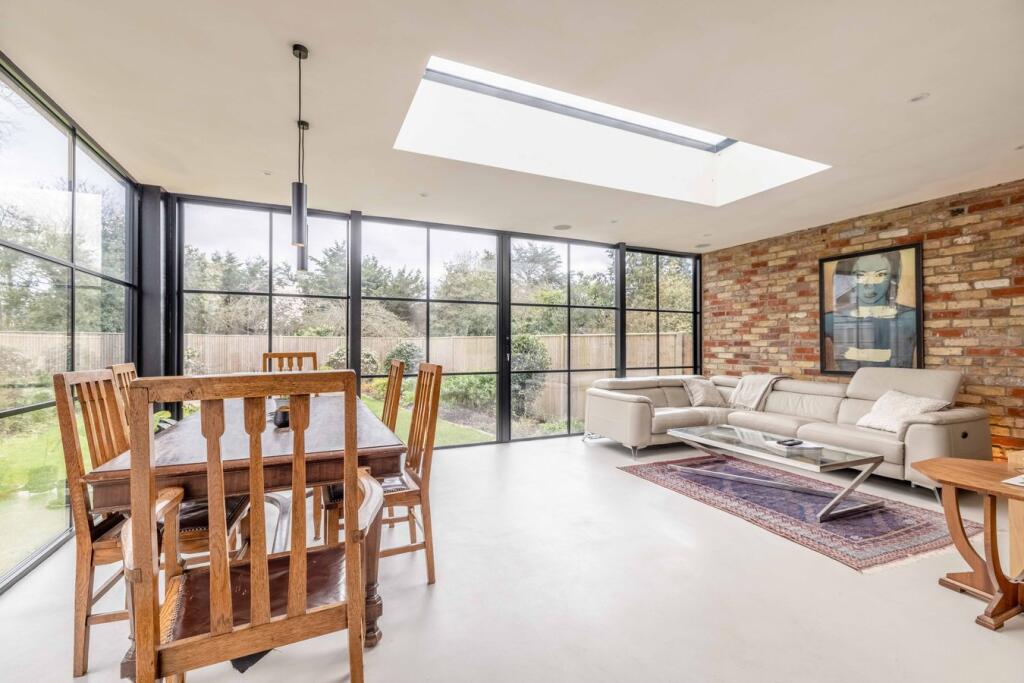 The Avenue, Datchet, SL3 - View 6
