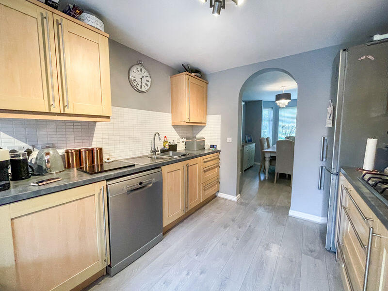 Hibberd Rise, Hedge End, SO30 photo 2