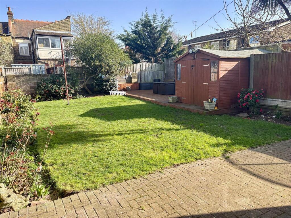House in Southend-on-Sea - View 2
