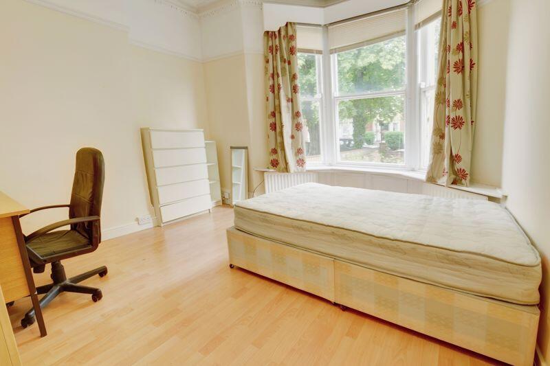 Apartment in Newcastle upon Tyne, Tyne and Wear - View 3