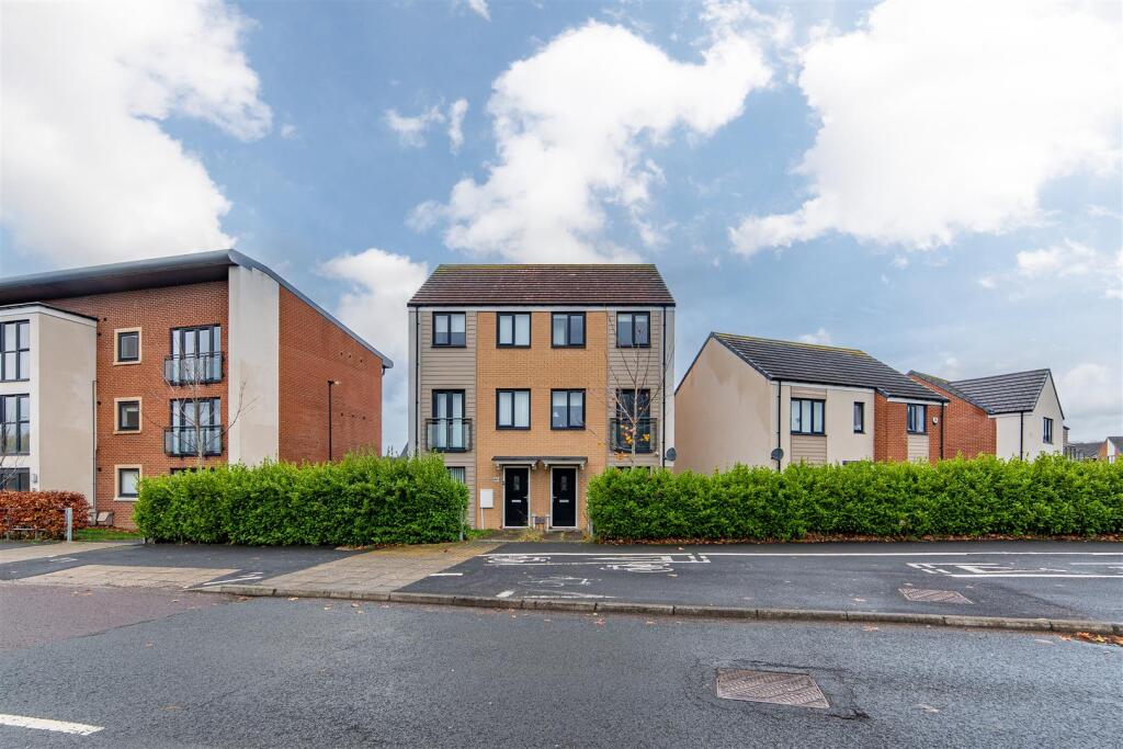 3-bed house on Sir Bobby Robson Way, Great Park, NE13, £240,000