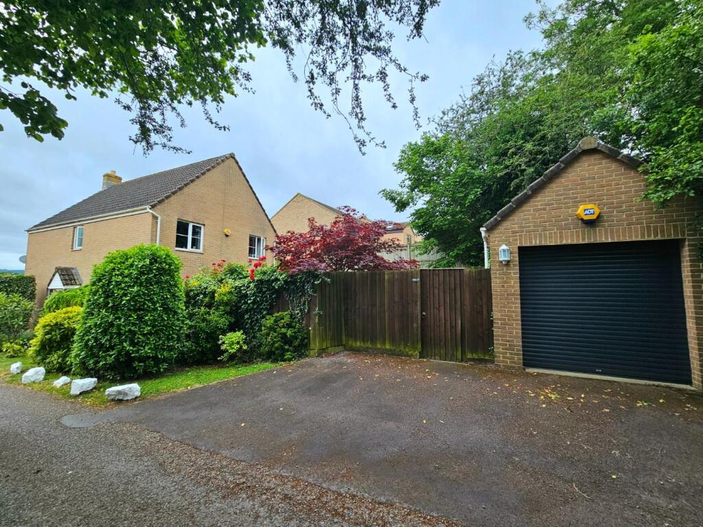 Main image of property: Manor Avenue, Cam, Dursley