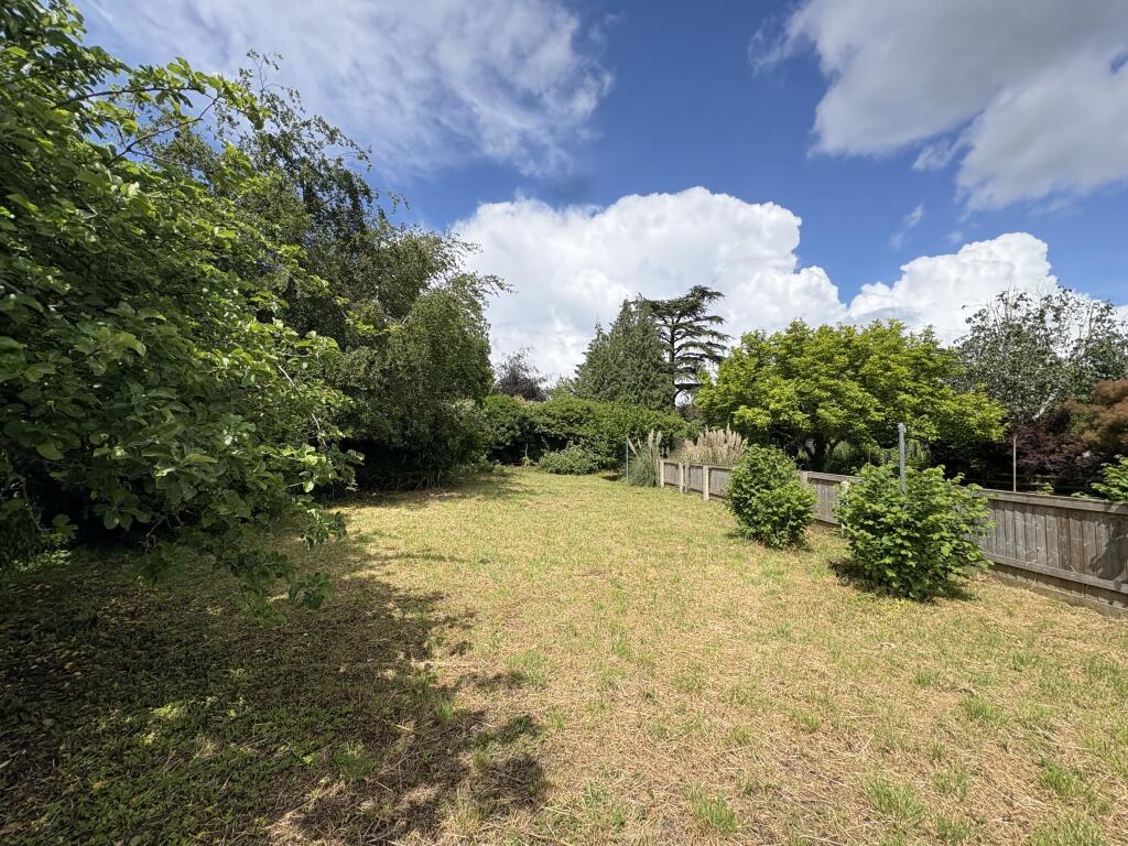 7 Hatherop, Lechlade, Cirencester, Gloucestershire GL7 3NA photo 2