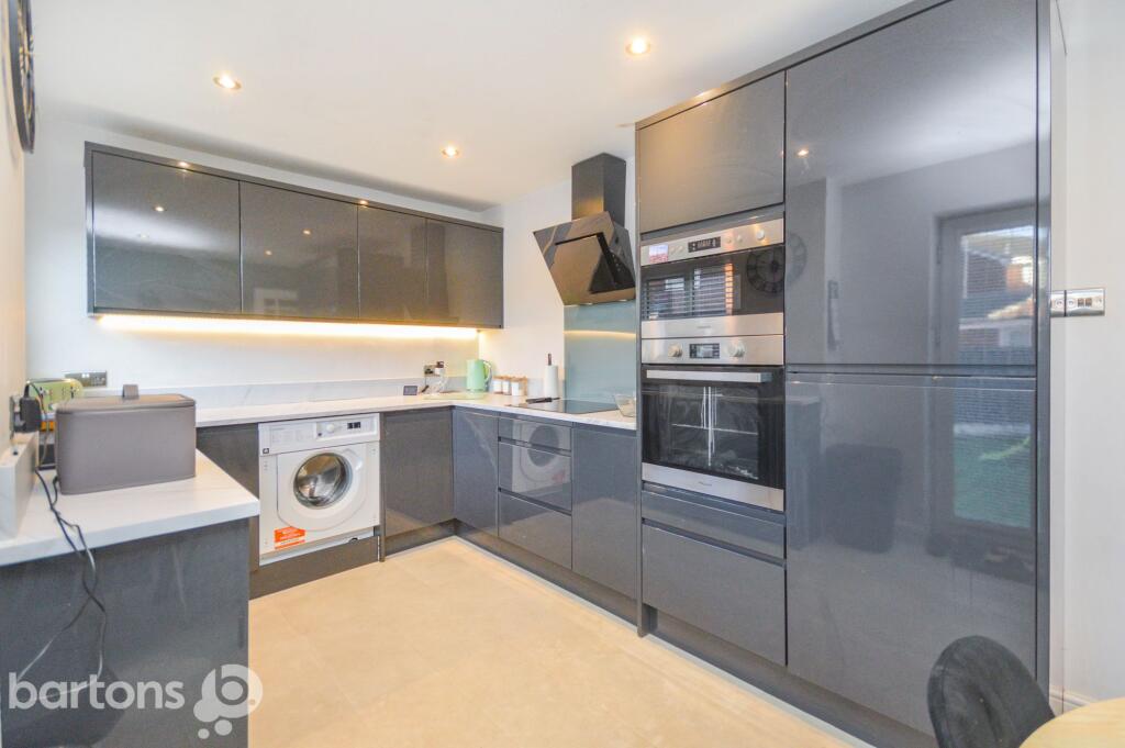 Ferndale Drive, Bramley, S66 photo 5